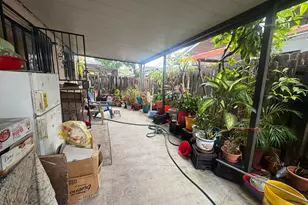 2446 W 70th Pl, Hialeah, FL 33016 - Photo 7