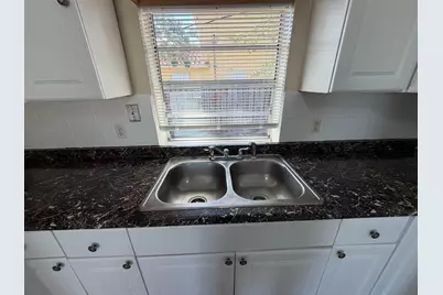 2250 NW 27th Street, Oakland Park, FL 33311 - Photo 7