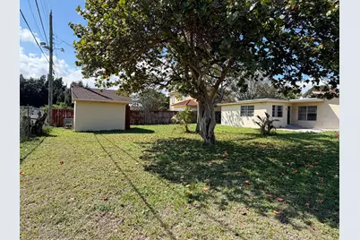 2250 NW 27th Street, Oakland Park, FL 33311 - Photo 25