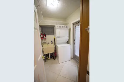 909 NE 12th Avenue, Pompano Beach, FL 33060 - Photo 13