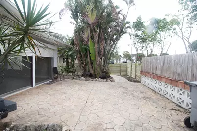 909 NE 12th Avenue, Pompano Beach, FL 33060 - Photo 1