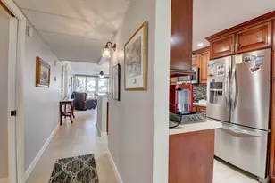 19 Royal Palm Way, Boca Raton, FL 33432 - Photo 3