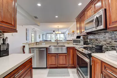 19 Royal Palm Way #205, Boca Raton, FL 33432 - Photo 9