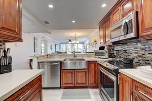 19 Royal Palm Way, Boca Raton, FL 33432 - Photo 9