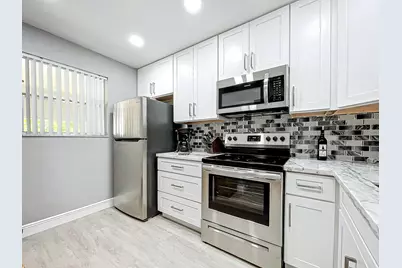 133 Lake Evelyn Drive, West Palm Beach, FL 33411 - Photo 11