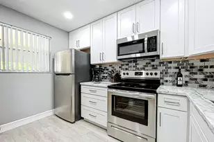 133 Lake Evelyn Dr, West Palm Beach, FL 33411 - Photo 11