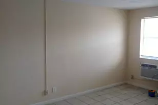 1011 NW 8th St, Hallandale Beach, FL 33009 - Photo 15