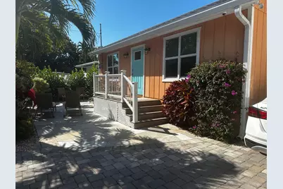 323 NE 7th Avenue #B, Delray Beach, FL 33483 - Photo 1