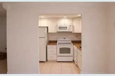 638 Saxony N, Delray Beach, FL 33446 - Photo 9