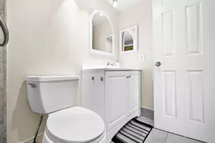 400 SE 10th St, Deerfield Beach, FL 33441 - Photo 15