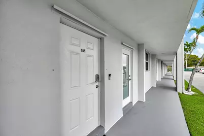 400 SE 10th Street #105, Deerfield Beach, FL 33441 - Photo 19