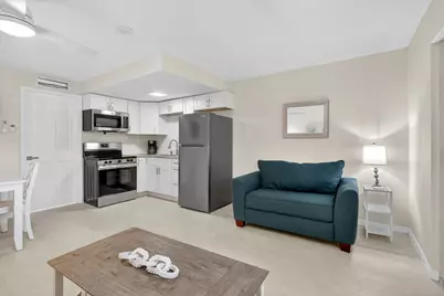 2305 Tamarind Drive #9, Fort Pierce, FL 34949 - Photo 3