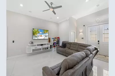 914 SW McCracken Avenue, Port Saint Lucie, FL 34953 - Photo 9