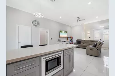 914 SW McCracken Avenue, Port Saint Lucie, FL 34953 - Photo 17