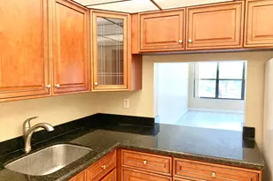 2312 S Cypress Bend Dr, Pompano Beach, FL 33069 - Photo 9