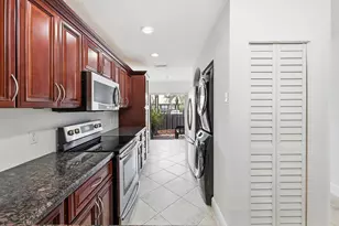 8336 NW 37th Pl, Sunrise, FL 33351 - Photo 9