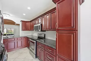 8336 NW 37th Pl, Sunrise, FL 33351 - Photo 7