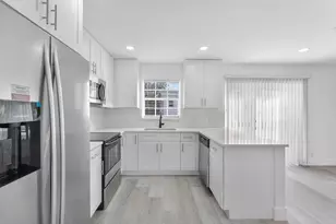 210 NE 6th St, Deerfield Beach, FL 33441 - Photo 1