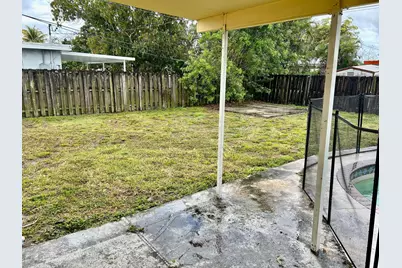 810 N 69th Avenue, Hollywood, FL 33024 - Photo 5