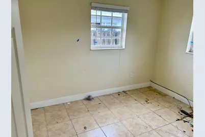 810 N 69th Avenue, Hollywood, FL 33024 - Photo 9