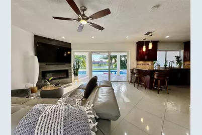 481 W Tropical Way, Plantation, FL 33317 - Photo 5