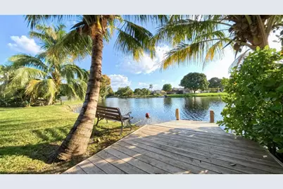 481 W Tropical Way, Plantation, FL 33317 - Photo 35