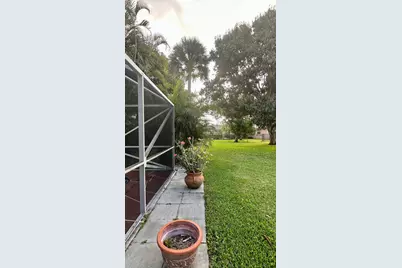 112 Princess Court, Royal Palm Beach, FL 33411 - Photo 23