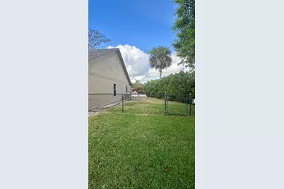 112 Princess Court, Royal Palm Beach, FL 33411 - Photo 21