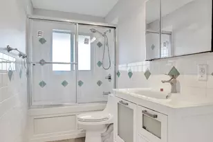 3220 Bayview Dr, Fort Lauderdale, FL 33306 - Photo 17