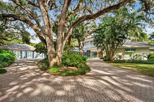 2010 Club Dr, Vero Beach, FL 32963 - Photo 9