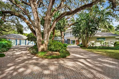 2010 Club Drive, Vero Beach, FL 32963 - Photo 9