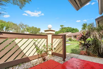 10 Bay Cedar Court, Royal Palm Beach, FL 33411 - Photo 3