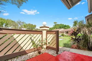 10 Bay Cedar Ct, Royal Palm Beach, FL 33411 - Photo 3