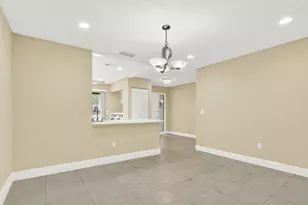 10 Bay Cedar Ct, Royal Palm Beach, FL 33411 - Photo 13