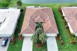 10665 Royal Caribbean Cir, Boynton Beach, FL 33437 - Photo 27