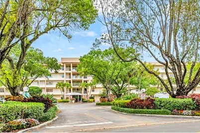 3970 Oaks Clubhouse Drive #401, Pompano Beach, FL 33069 - Photo 1