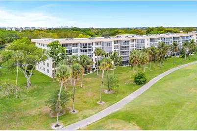 3970 Oaks Clubhouse Drive #401, Pompano Beach, FL 33069 - Photo 45