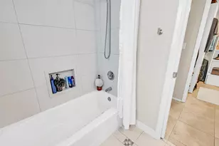 3970 Oaks Clubhouse Dr, Pompano Beach, FL 33069 - Photo 27