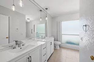 2810 NE 52nd St, Fort Lauderdale, FL 33308 - Photo 9