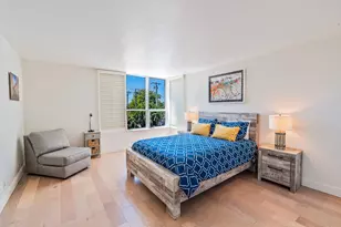 1000 Spanish River Rd, Boca Raton, FL 33432 - Photo 9