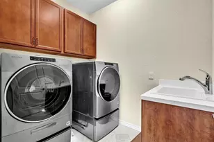 7921 NW 82nd Ct, Tamarac, FL 33321 - Photo 27