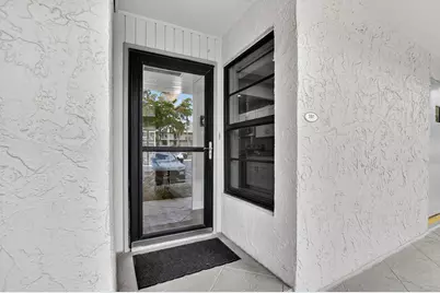 8 Royal Palm Way #107, Boca Raton, FL 33432 - Photo 3
