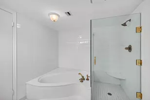 4200 N Ocean Dr, Singer Island, FL 33404 - Photo 39