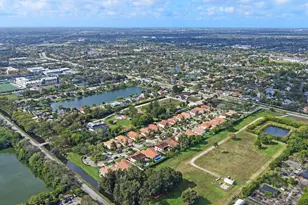 8445 Phoenician Ct, Davie, FL 33328 - Photo 29