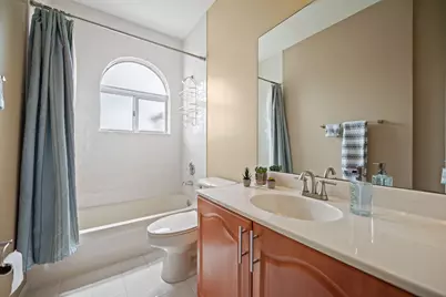 8445 Phoenician Court, Davie, FL 33328 - Photo 13