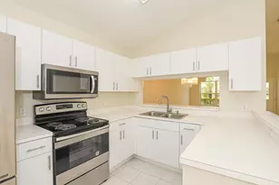 1121 NW Lombardy Dr, Port Saint Lucie, FL 34986 - Photo 15