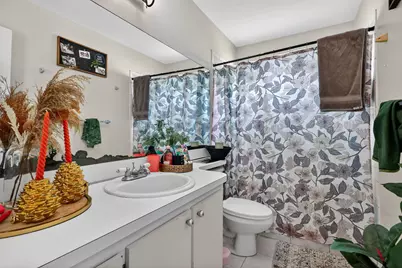 9721 W Daffodil Lane, Miramar, FL 33025 - Photo 11