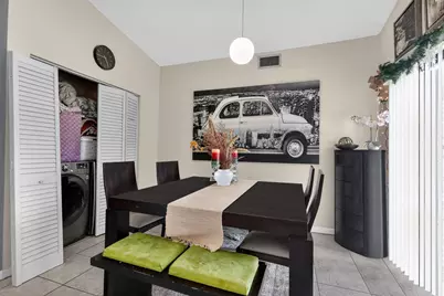 9721 W Daffodil Lane, Miramar, FL 33025 - Photo 7