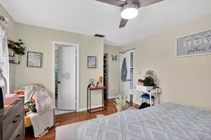 9721 W Daffodil Ln, Miramar, FL 33025 - Photo 9