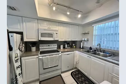 140 NE 28th Avenue #305, Pompano Beach, FL 33062 - Photo 3